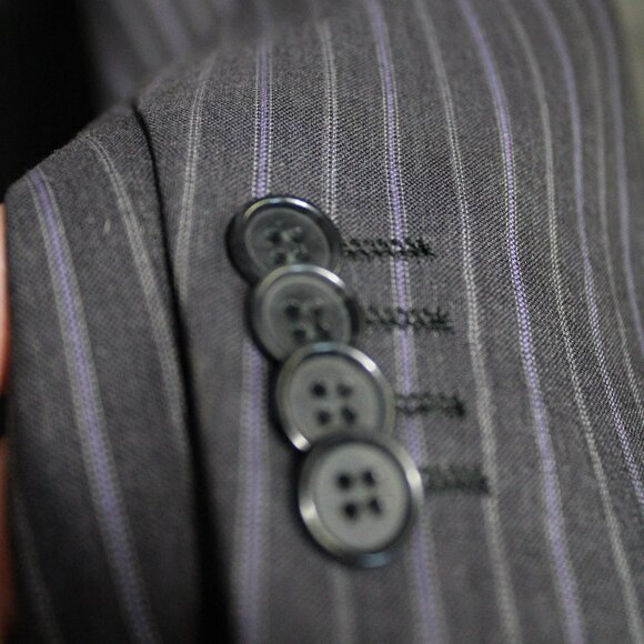 Perry Ellis 2 Piece Suit SZ 40T x 34 Grey w/Mauve & Grey Pinstripes 100% Wool - Picture 6 of 16